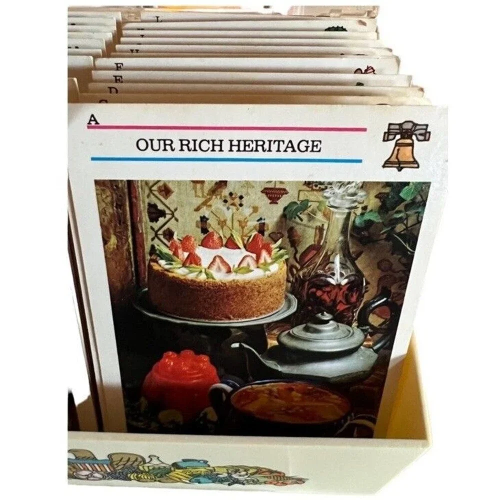 VTG 1973 McCall's Great American Recipe Card Collection 100's of Tasty Recipes!